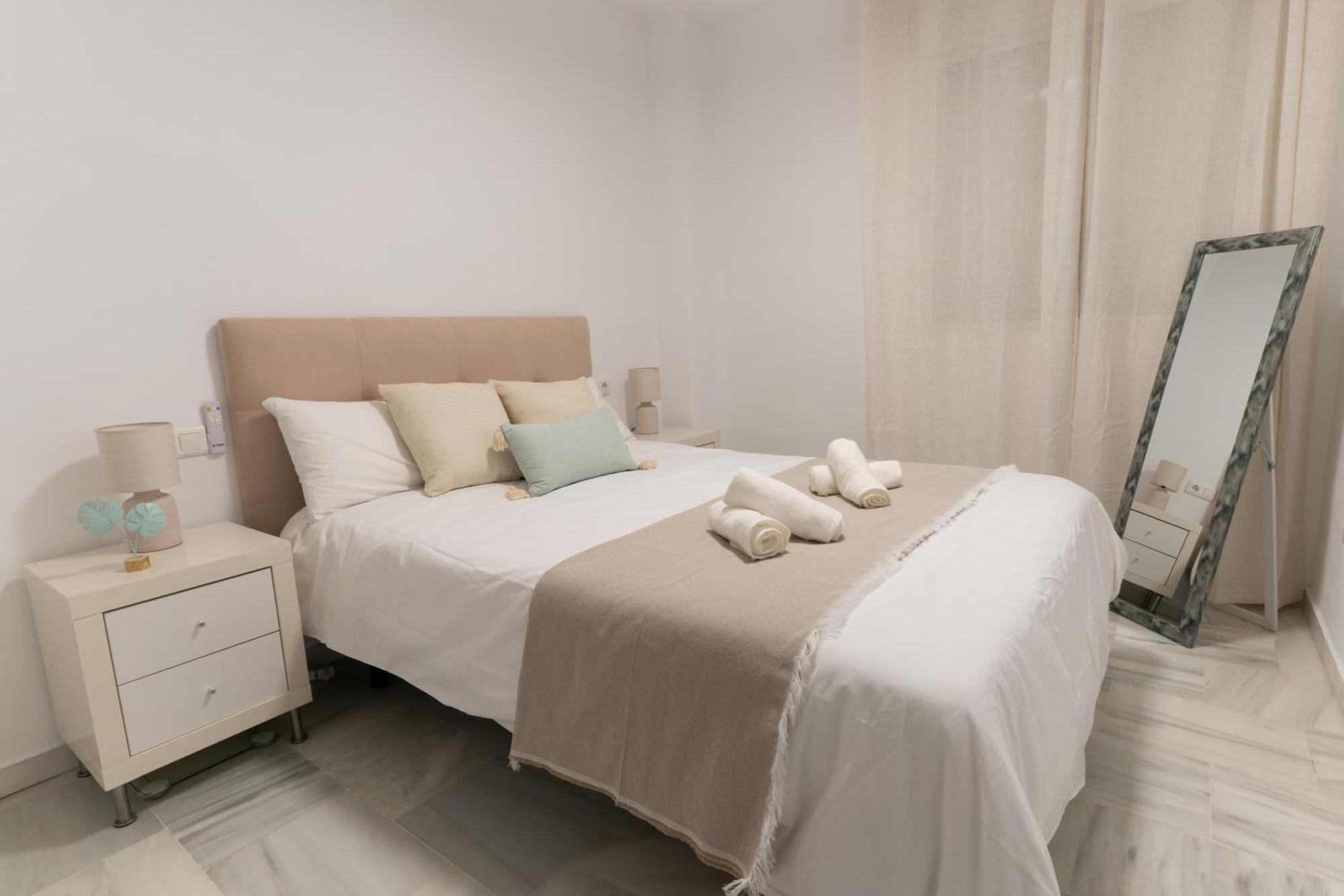 Aqua - 2 Bedrooms, Terrace & Pool - Benalmádena